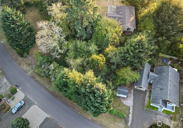 Photo 4 of Sale Pending at 639 Island Cir SE, Ocean Shores, WA 98569 | MLS# NWM2587698 | Listing updated on 2026-09-28