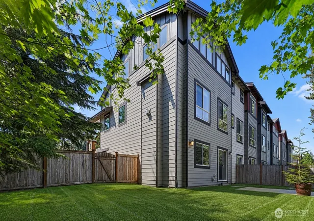 Photo 3 of Single family home for sale at 16533 2nd Park Se, Bothell, WA 98012 | MLS# NWM2587699 | Listing updated on 2026-09-28