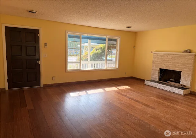 Photo 3 of Single family home for sale at 898 Main Ave, Morton, WA 98356 | MLS# NWM2587701 | Listing updated on 2026-10-01