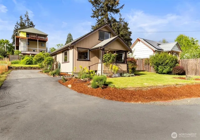 Photo 3 of Single family home for sale at 11040 NE Maine St, Kingston, WA 98346 | MLS# NWM2587705 | Listing updated on 2026-10-01