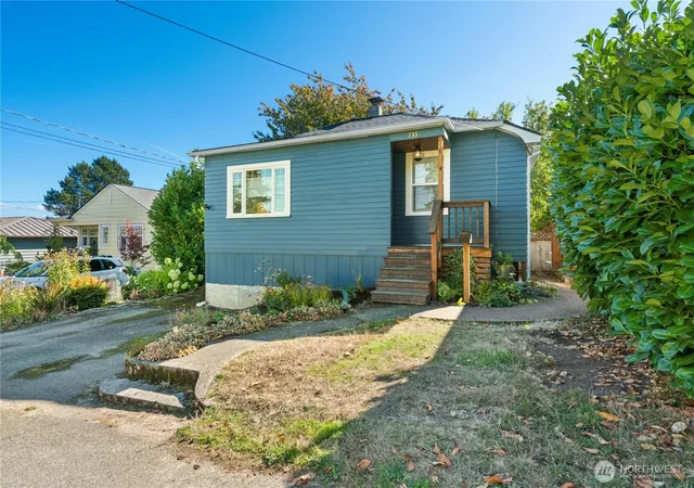 Photo 3 of Single family home for sale at 733 N 97th Street, Seattle, WA 98103 | MLS# NWM2587706 | Listing updated on 2026-10-02