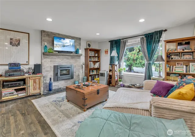 Photo 3 of Single family home for sale at 3339 N Visscher St, Tacoma, WA 98407 | MLS# NWM2587712 | Listing updated on 2026-09-29