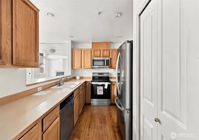 Photo 4 of Townhouse for sale at 6704 S 239th Place #B102, Kent, WA 98032 | MLS# NWM2587713 | Listing updated on 2026-09-26