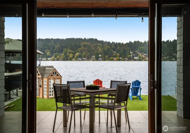 Photo 1 of Mansion for sale at 6433 Ripley Ln Se, Renton, WA 98056 | MLS# NWM2587729 | Listing updated on 2026-09-28