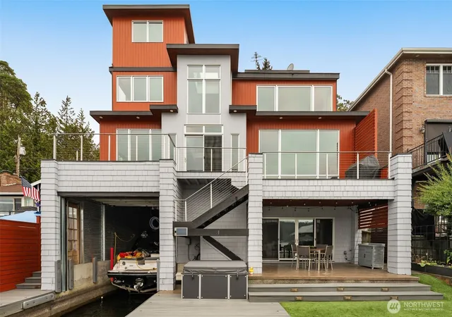 Photo 2 of Mansion for sale at 6433 Ripley Ln Se, Renton, WA 98056 | MLS# NWM2587729 | Listing updated on 2026-09-28