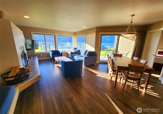 Photo 4 of House for sale at 1 Lakeside 704 D, Manson, WA 98831 | MLS# NWM2587732 | Listing updated on 2026-09-28