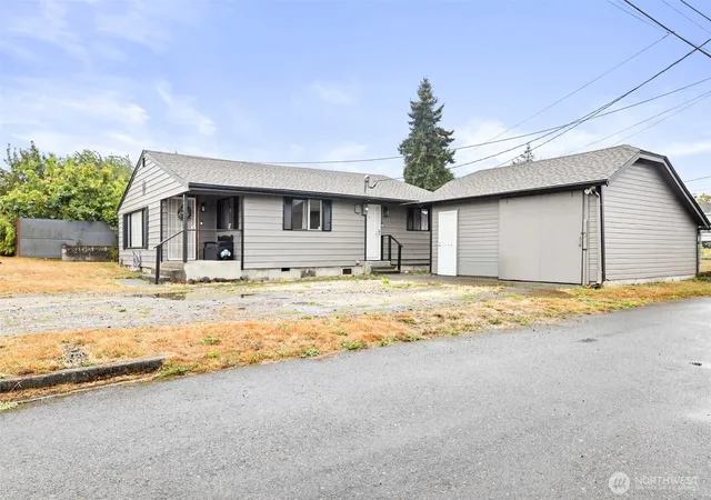 Photo 1 of Single family home for sale at 514 S Washington St, Port Angeles, WA 98362 | MLS# NWM2587734 | Listing updated on 2026-09-29