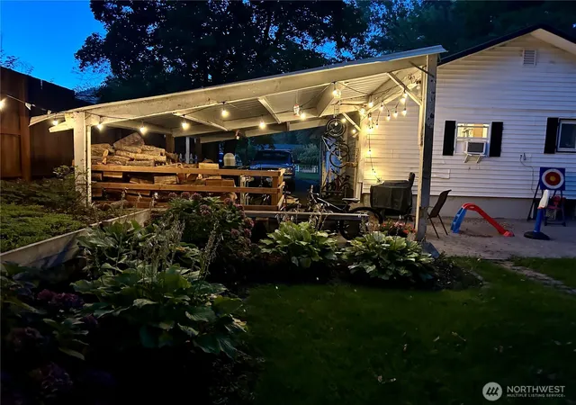 Photo 3 of Single family home for sale at 300 Pioneer Ave, Cashmere, WA 98815 | MLS# NWM2587745 | Listing updated on 2026-09-30