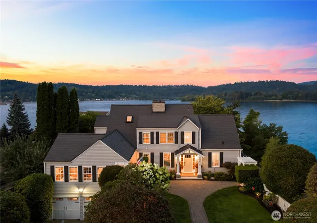 Single family home for sale at 4814 194th Avenue SE, Issaquah, WA 98027 | MLS# NWM2587755