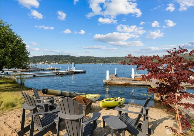 Photo 1 of Single family home for sale at 4814 194th Avenue SE, Issaquah, WA 98027 | MLS# NWM2587755 | Listing updated on 2026-09-28