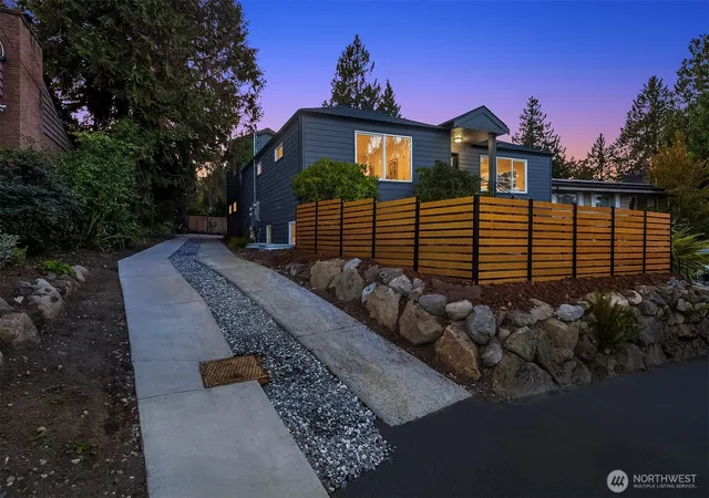 Photo 21 of Condo for sale at 10041 38th Avenue NE, Seattle, WA 98125 | MLS# NWM2587757 | Listing updated on 2026-10-23