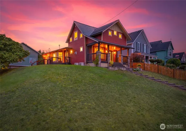 Photo 1 of Single family home for sale at 529 Ave C, Snohomish, WA 98290 | MLS# NWM2587769 | Listing updated on 2026-09-26