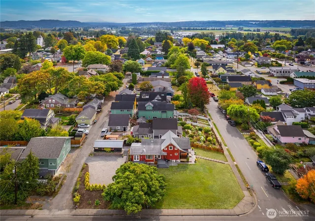 Photo 1 of Single family home for sale at 529 Ave C, Snohomish, WA 98290 | MLS# NWM2587769 | Listing updated on 2026-10-12