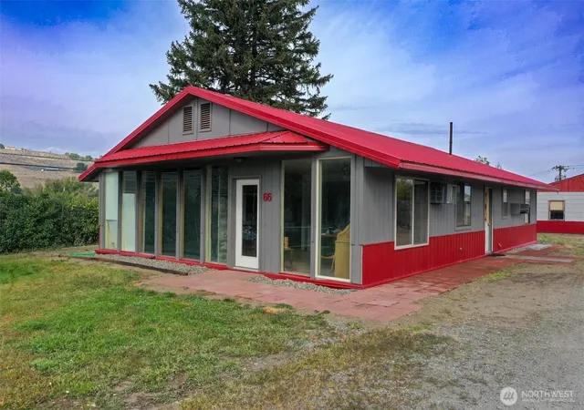 Photo 2 of Single family home for sale at 66 State Frontage Rd S, Tonasket, WA 98855 | MLS# NWM2587773 | Listing updated on 2026-09-26