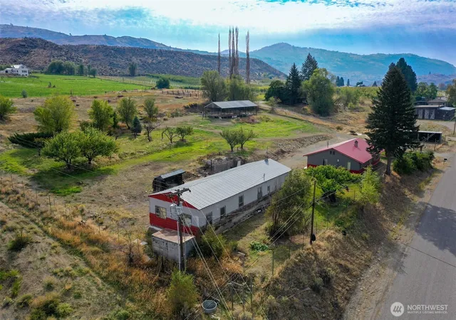 Photo 4 of Single family home for sale at 66 State Frontage Rd S, Tonasket, WA 98855 | MLS# NWM2587773 | Listing updated on 2026-09-26
