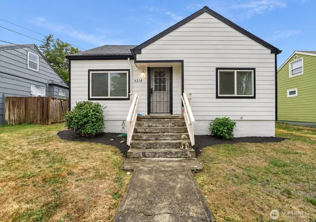 Photo 1 of Single family home for sale at 4314 E C St, Tacoma, WA 98404 | MLS# NWM2587776 | Listing updated on 2026-10-01