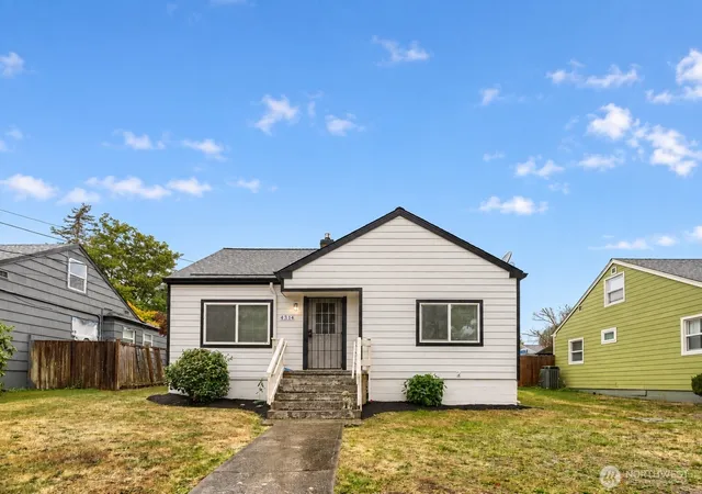 Photo 2 of Single family home for sale at 4314 E C St, Tacoma, WA 98404 | MLS# NWM2587776 | Listing updated on 2026-10-01