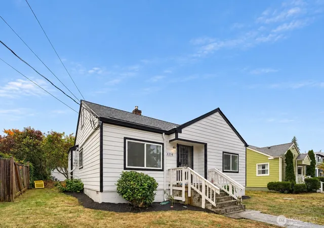 Photo 3 of Single family home for sale at 4314 E C St, Tacoma, WA 98404 | MLS# NWM2587776 | Listing updated on 2026-10-01