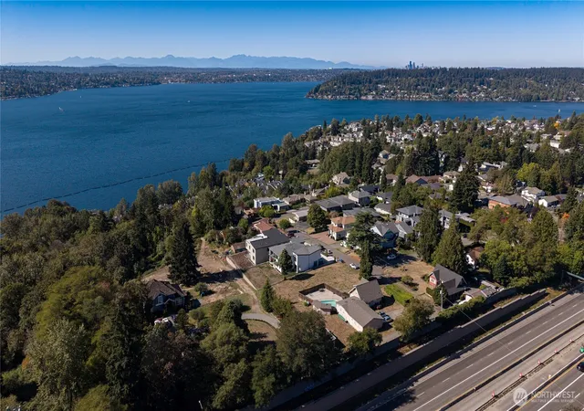 Photo 3 of Single family home for sale at 1417 N 24th Street, Renton, WA 98056 | MLS# NWM2587782 | Listing updated on 2026-10-02
