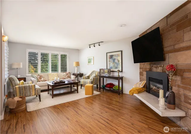 Photo 4 of Single family home for sale at 6205 Soundview Dr, Gig Harbor, WA 98335 | MLS# NWM2587796 | Listing updated on 2026-10-01