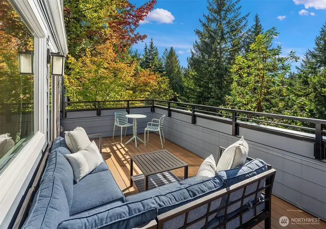 Photo 4 of Townhouse for sale at 10907 NE 41st Drive, Kirkland, WA 98033 | MLS# NWM2587800 | Listing updated on 2026-09-26