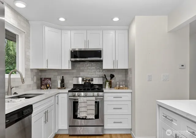 Photo 4 of Single family home for sale at 8004 203rd Place SW, Edmonds, WA 98026 | MLS# NWM2587802 | Listing updated on 2026-09-28