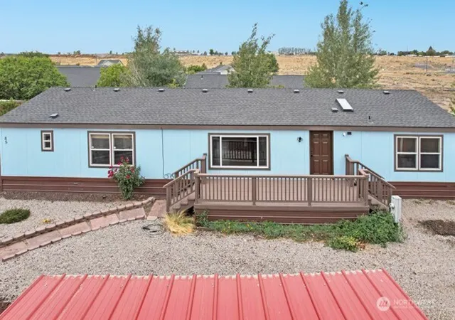 Photo 1 of Manufactured home for sale at 900 N Grape Dr #85, Moses Lake, WA 98837 | MLS# NWM2587811 | Listing updated on 2026-10-01