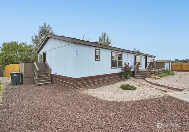 Photo 3 of Manufactured home for sale at 900 N Grape Dr #85, Moses Lake, WA 98837 | MLS# NWM2587811 | Listing updated on 2026-10-01