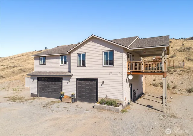Photo 1 of Single family home for sale at 70 Hl Range Ln, Waterville, WA 98858 | MLS# NWM2587814 | Listing updated on 2026-09-29