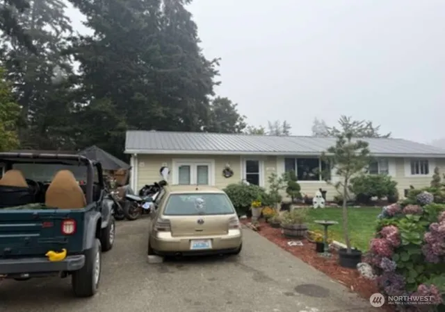 Photo 2 of Single family home for sale at 12623 107th Avenue Ct E, Puyallup, WA 98374 | MLS# NWM2587821 | Listing updated on 2026-09-30