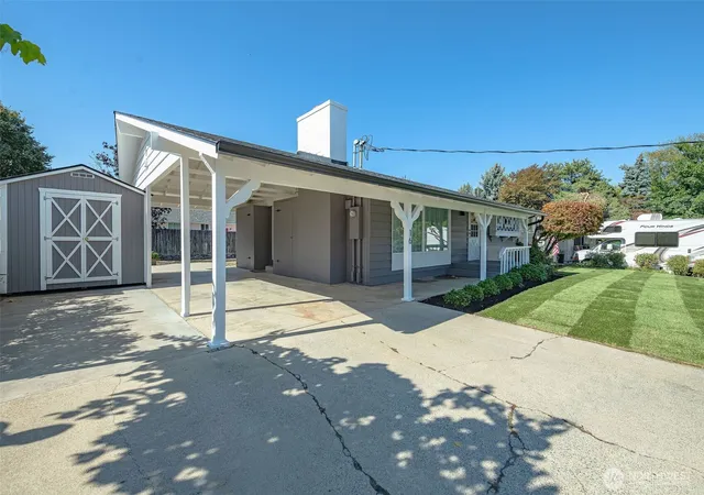 Photo 2 of Single family home for sale at 16 Schafer St, Wenatchee, WA 98801 | MLS# NWM2587823 | Listing updated on 2026-09-29
