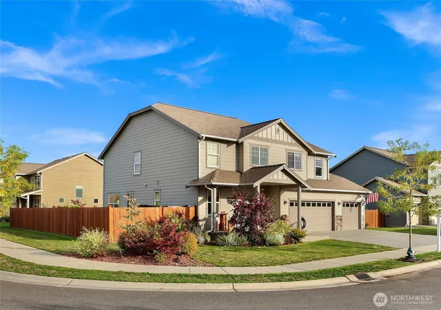 Single family home for sale at 344 Cambridge Loop, Sedro Woolley, WA 98284 | MLS# NWM2587826