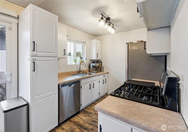 Photo 4 of Single family home for sale at 2326 Maple Ln, Steilacoom, WA 98388 | MLS# NWM2587827 | Listing updated on 2026-09-30