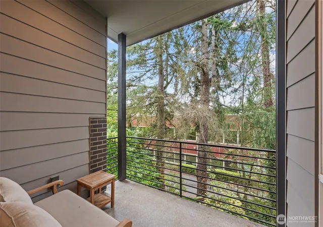 Photo 4 of Townhouse for sale at 1118 124th Court NE #G2, Bellevue, WA 98005 | MLS# NWM2587829 | Listing updated on 2026-10-01