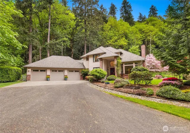 Photo 1 of Single family home for sale at 11000 164th Avenue Se, Renton, WA 98059 | MLS# NWM2587837 | Listing updated on 2026-09-26