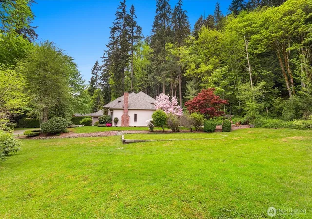 Photo 3 of Single family home for sale at 11000 164th Avenue Se, Renton, WA 98059 | MLS# NWM2587837 | Listing updated on 2026-09-26