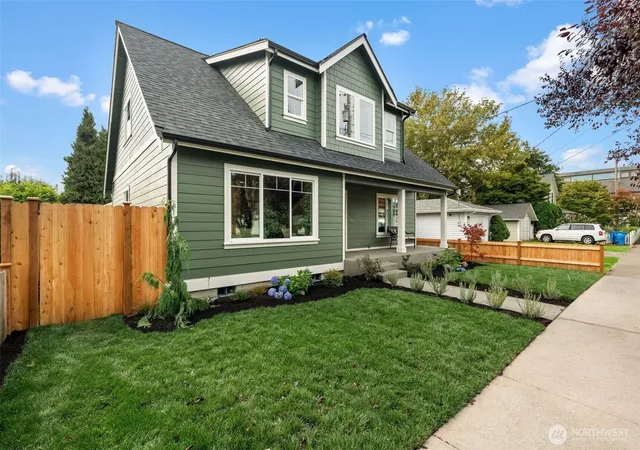 Photo 2 of Single family home for sale at 520 3rd Avenue Ne, Puyallup, WA 98372 | MLS# NWM2587840 | Listing updated on 2026-09-30