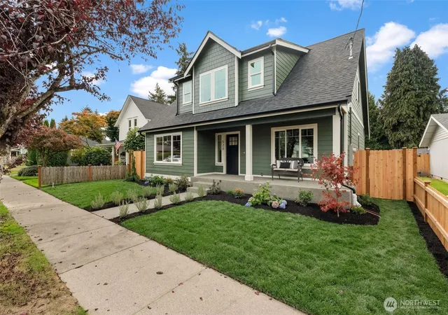Photo 3 of Single family home for sale at 520 3rd Avenue NE, Puyallup, WA 98372 | MLS# NWM2587840 | Listing updated on 2026-09-30