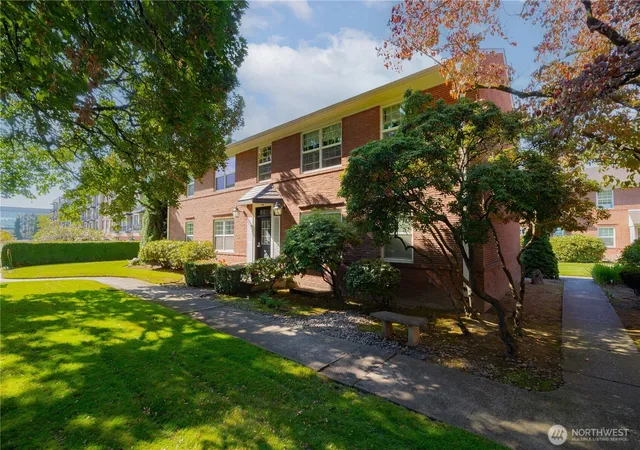 Photo 1 of Condo for sale at 306 E 12th Street #C, Vancouver, WA 98660 | MLS# NWM2587843 | Listing updated on 2026-10-07