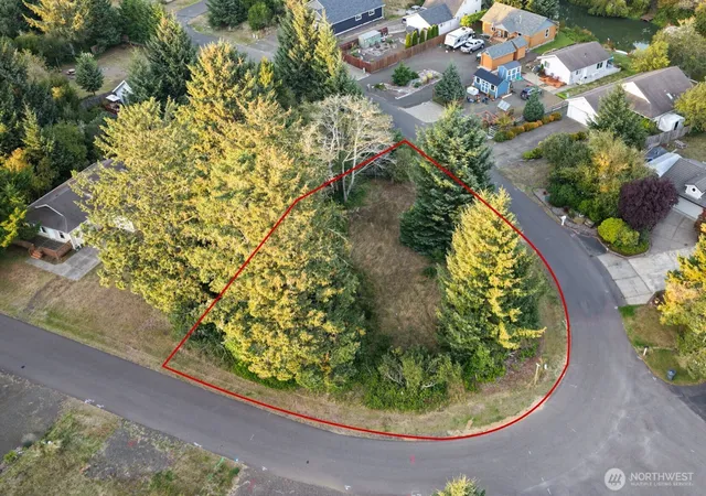 Photo 3 of Sale Pending at 643 Island Cir Se, Ocean Shores, WA 98569 | MLS# NWM2587845 | Listing updated on 2026-09-28