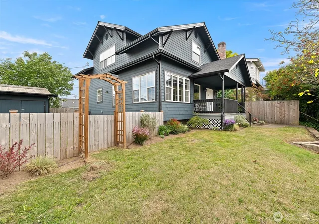 Photo 2 of Single family home for sale at 4065 E G St, Tacoma, WA 98404 | MLS# NWM2587847 | Listing updated on 2026-09-26