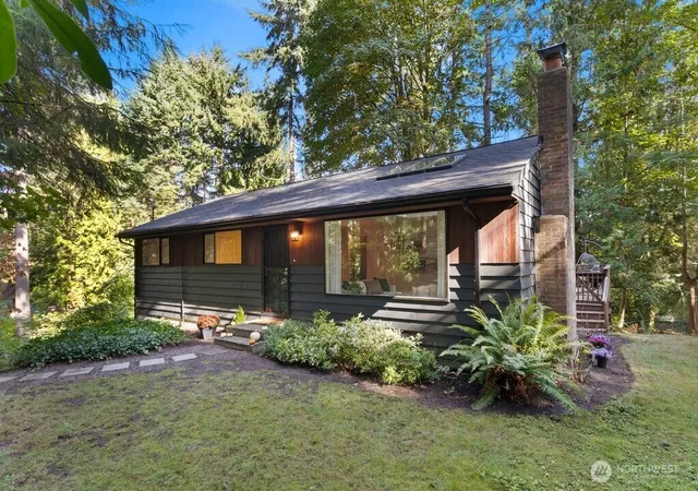 Single family home for sale at 17210 30th Avenue NE, Lake Forest Park, WA 98155 | MLS# NWM2587853