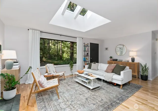 Photo 2 of Single family home for sale at 17210 30th Avenue Ne, Lake Forest Park, WA 98155 | MLS# NWM2587853 | Listing updated on 2026-10-02