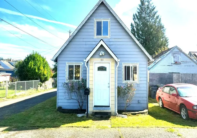 Single family home for sale at 411 29th Street, Hoquiam, WA 98550 | MLS# NWM2587860