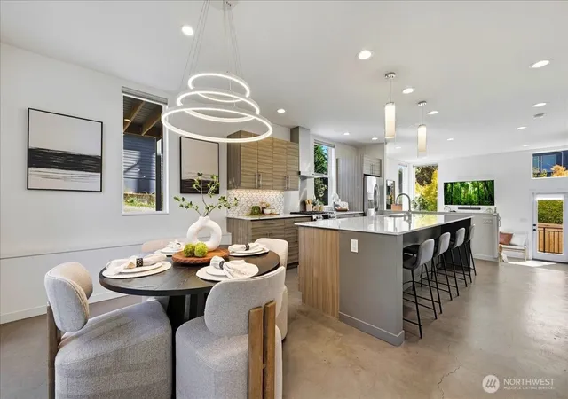 Photo 3 of Townhouse for sale at 3915 SW Genesee St, Seattle, WA 98116 | MLS# NWM2587861 | Listing updated on 2026-10-01