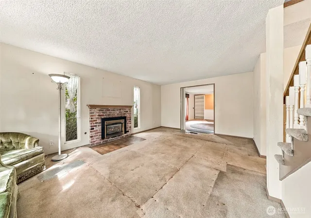 Photo 3 of Single family home for sale at 28807 20th Place Se, Federal Way, WA 98003 | MLS# NWM2587863 | Listing updated on 2026-09-30