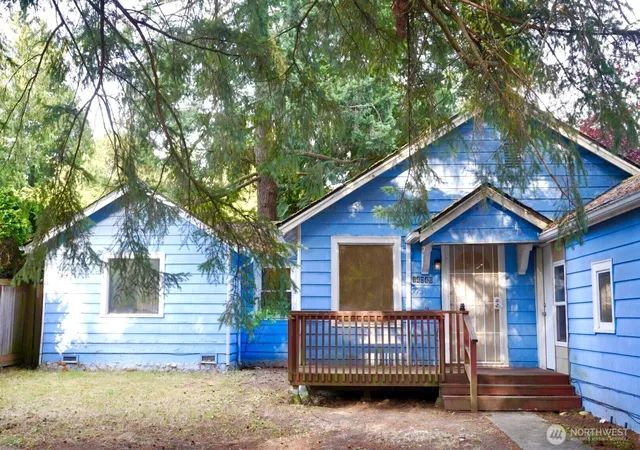 Photo 2 of Single family home for sale at 14040 Ashworth Ave N, Seattle, WA 98133 | MLS# NWM2587866 | Listing updated on 2026-09-26