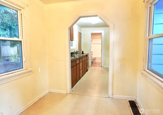 Photo 6 of Single family home for sale at 14040 Ashworth Ave N, Seattle, WA 98133 | MLS# NWM2587866 | Listing updated on 2026-10-11