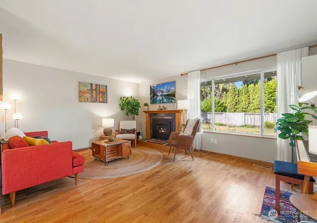 Photo 4 of Single family home for sale at 8622 NE 139th Street, Kirkland, WA 98034 | MLS# NWM2587875 | Listing updated on 2026-10-02