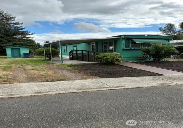 Photo 2 of Manufactured home for sale at 308 Laird Pl, Burlington, WA 98233 | MLS# NWM2587882 | Listing updated on 2026-09-28